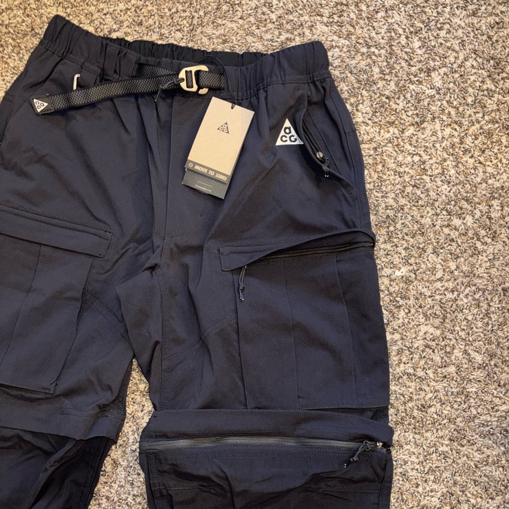 Nike ACG Cargo convertible pants. New! Small men’s - Picture 3 of 9